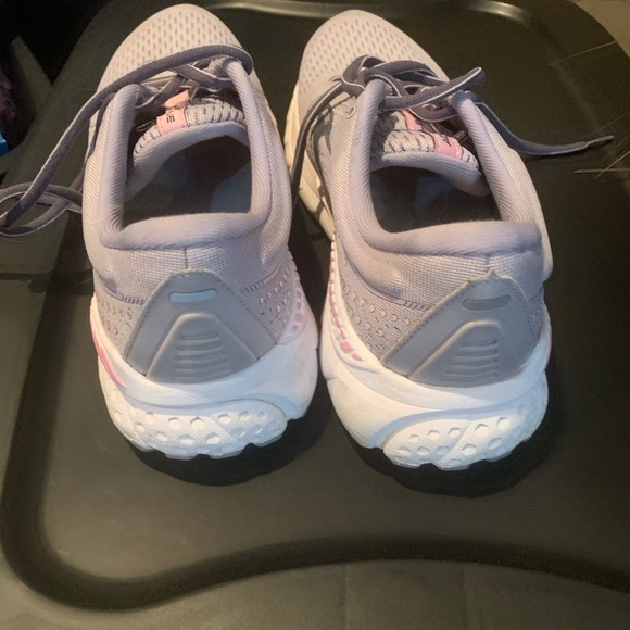 Brooks Adrenaline 21 Cushion Support 9.5 Running Shoes Athletic Walking Lilac - Picture 8 of 11